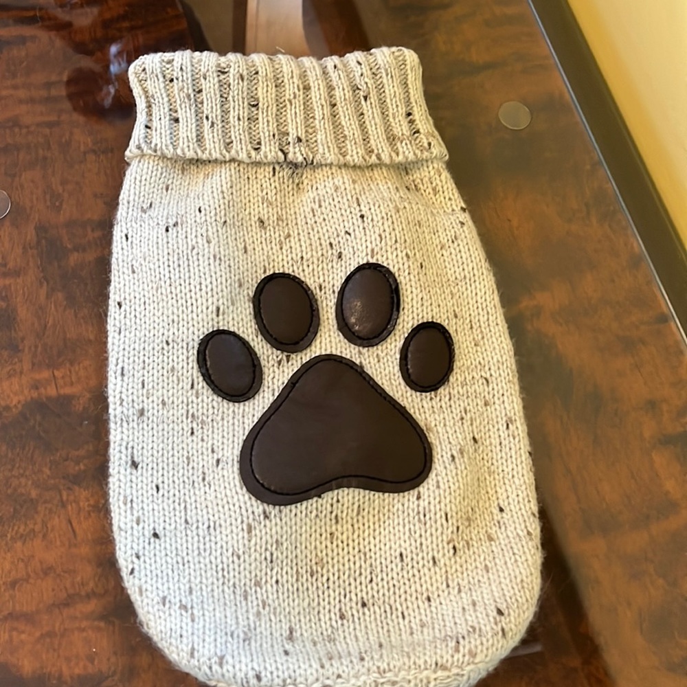 Zack & Zoey Aberdeen Sweater. Size Small.